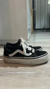 VANS KADIN AYAKKABI 37 NUMARA