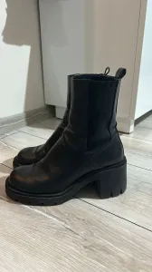 ZARA  KADIN TOPUKLU BOT 37 NUMARA