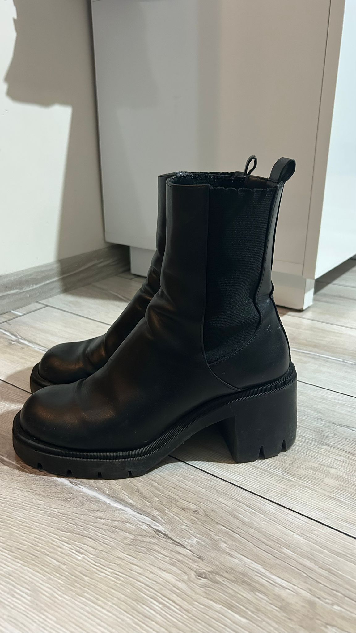 ZARA  KADIN TOPUKLU BOT 37 NUMARA